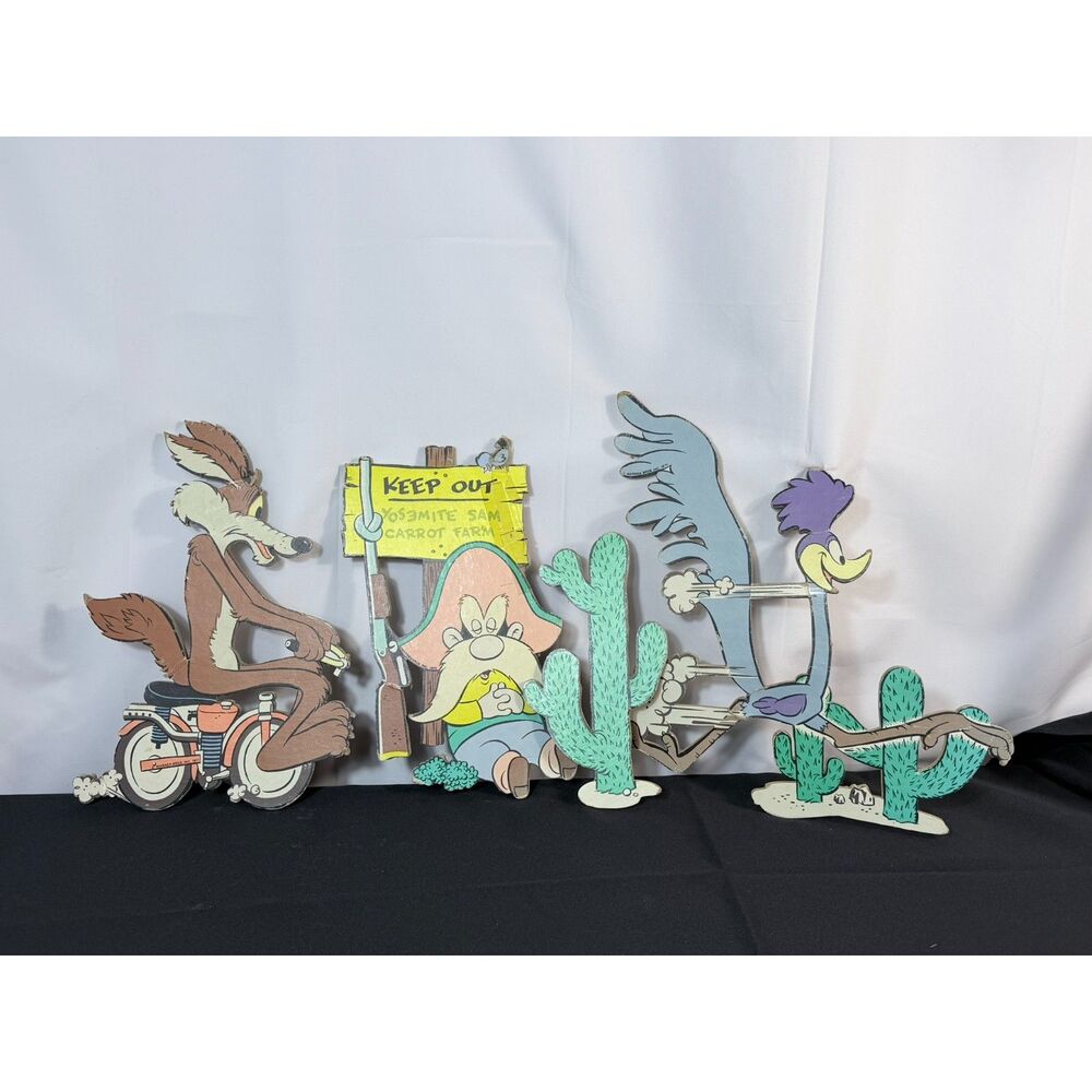 VTG Yosemite Sam Wile E. Coyote Roadrunner Wall Decor Pressed Cardboard Cut Out